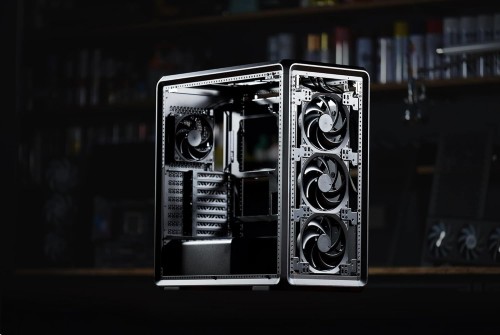 Cooler Master MasterFrame 600 Black