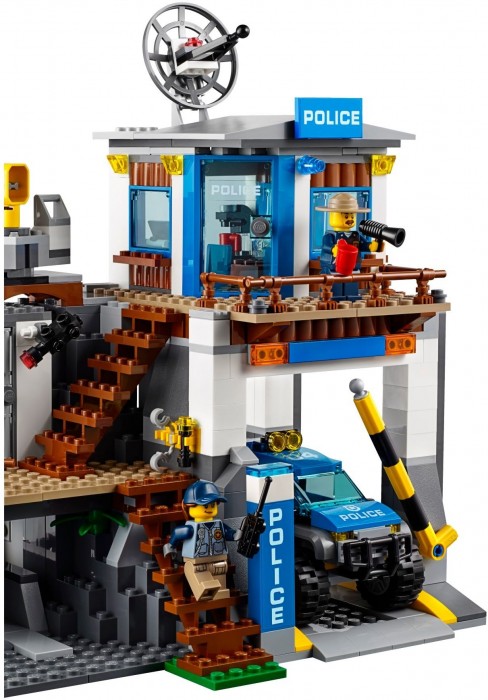 Lego Mountain Police Headquarters 60174