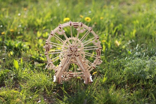 Wood Trick Observation Wheel