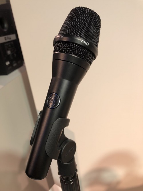 AKG C636