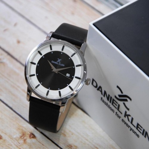 Daniel Klein DK11847-1