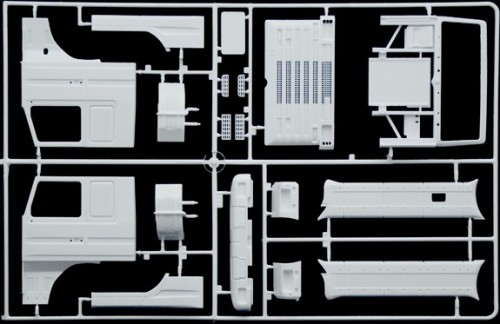 ITALERI Scania Streamline 143H 6x2 (1:24)