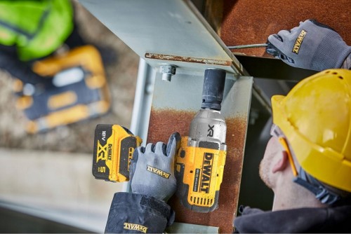 DeWALT DCF900N