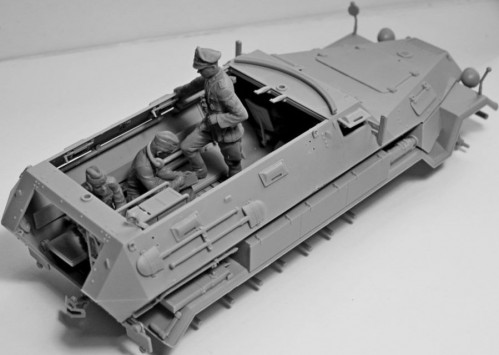 ICM Sd.Kfz. 247 Ausf.B with Crew (1:35)