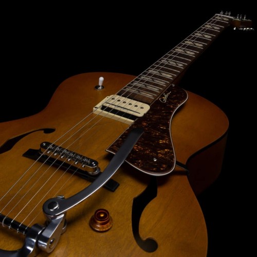 Godin 5th Avenue Jumbo P-Rail