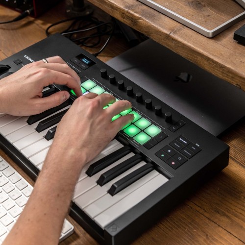 Novation Launchkey 25 MK4