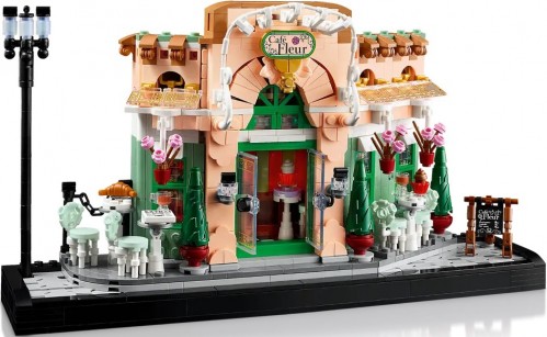 Lego French Cafe 10362