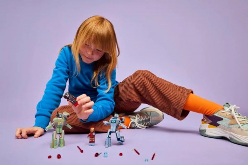 Lego Iron Man and War Machine vs Hammer Drones 76320