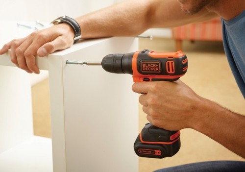 Дрель/шуруповерт Black&Decker BDCD12