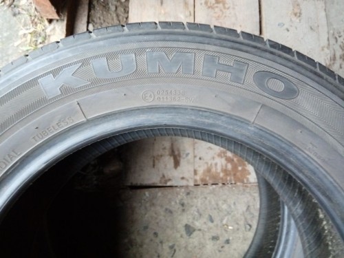 Kumho Solus KH17