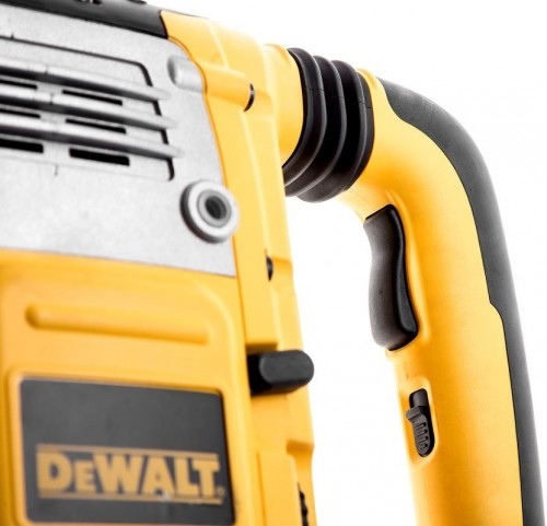 DeWALT D25763K