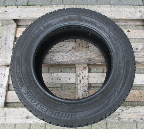 Bridgestone Blizzak LM-32C