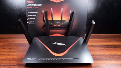 NETGEAR XR700