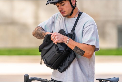 WANDRD Roam Sling 6