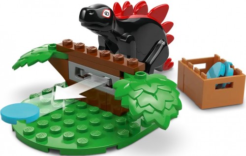 Lego Spidey and Gobbys Raptor Battle at Tree House HQ 11200