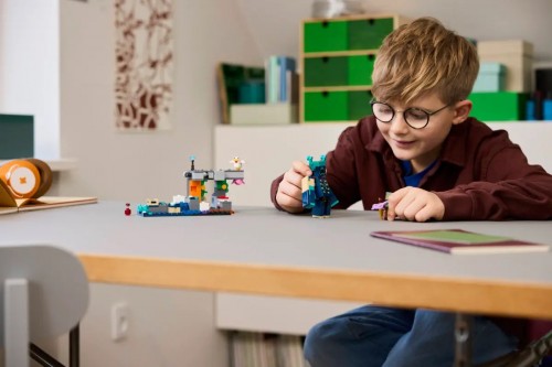 Lego The Warden Encounter 21274