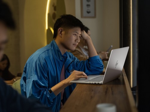 HP OmniBook 7 14-fs0000