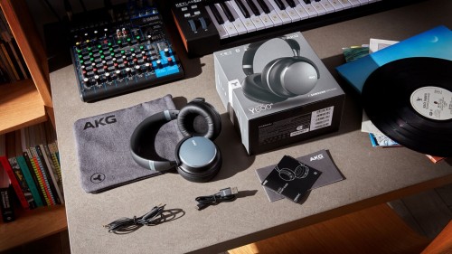 AKG Y600 NC