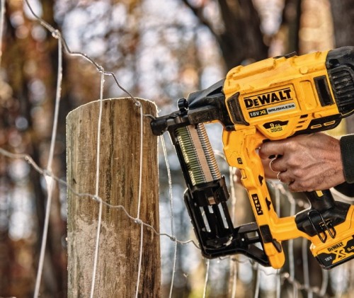 DeWALT DCFS950P2