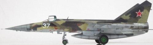 ICM Mig-25 BM (1:72)