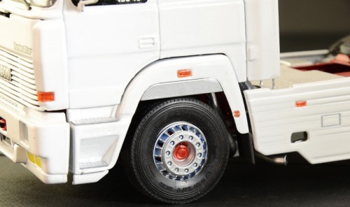 ITALERI Iveco Turbostar 190.48 Special (1:24)