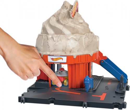 Hot Wheels Downtown Ice Cream Swirl HKX38