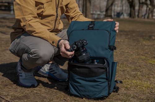 TENBA DNA 16 DSLR Backpack