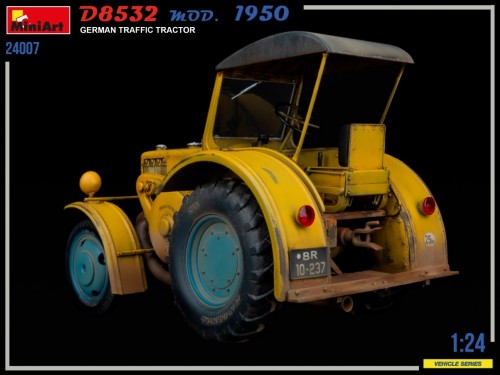 MiniArt German Traffic Tractor D8532 Mod.1950 (1:24)