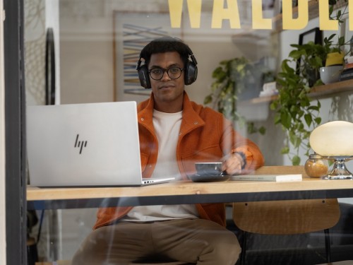 HP OmniBook 7 17-dc0000