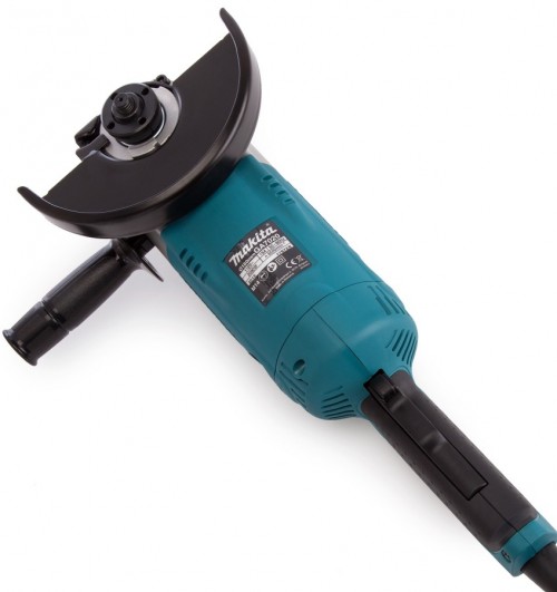 Makita GA7020