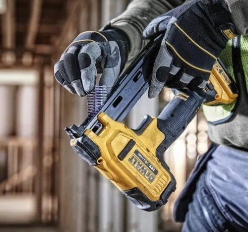 DeWALT DCN701D2