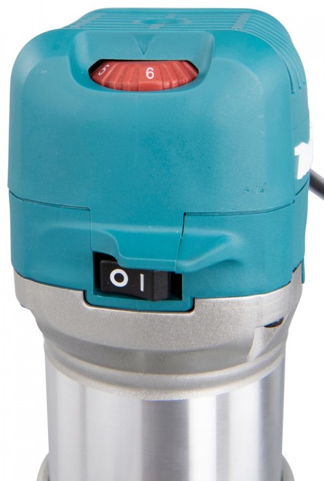 Makita RT0702C