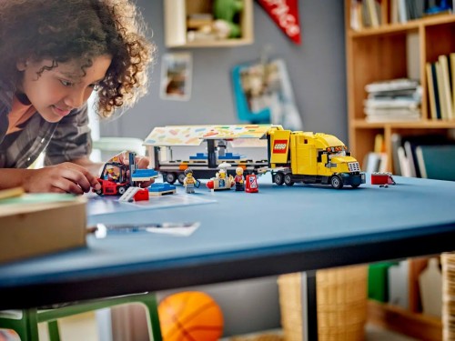 Lego Yellow Delivery Truck 60440