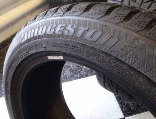 Bridgestone Blizzak LM-22