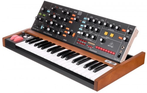 Behringer Poly D