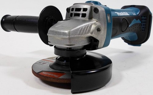 Makita DGA452Z