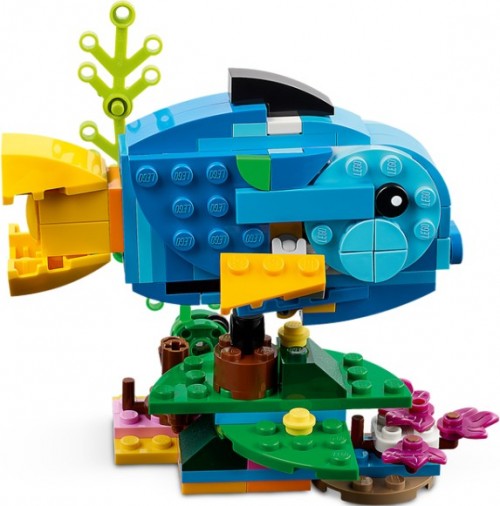 Lego Exotic Parrot 31136