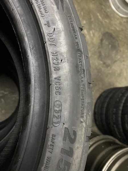 Kumho Ecsta V720