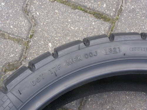 CST Tires CM-AD01