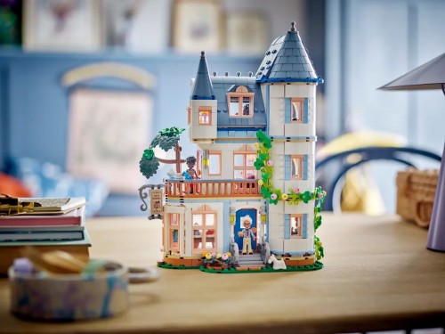 Lego Castle Bed and Breakfast 42638