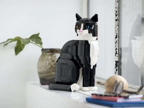 Lego Tuxedo Cat 21349