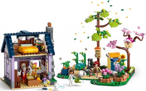 Lego Beekeepers House and Flower Garden 42669