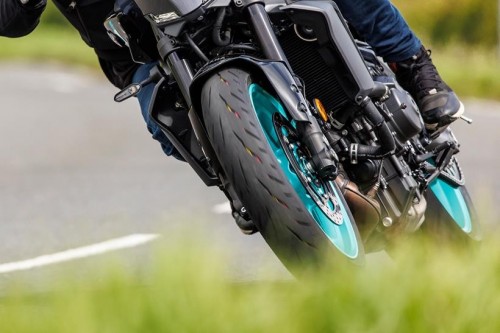 Metzeler Roadtec 02