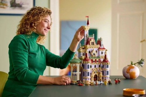 Lego Beauty and the Beast Castle 43263