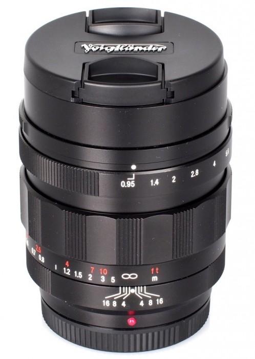 Voigtlaender 42.5mm f/0.95 Nokton