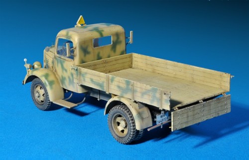 MiniArt MB 1500A 4x4 Cargo Truck (1:35)