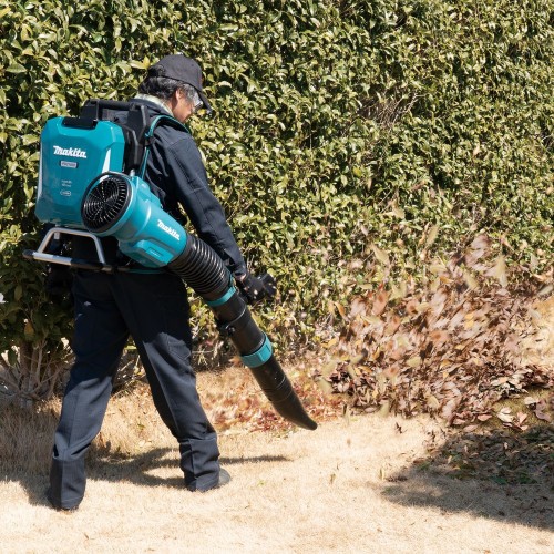 Makita UB004CZ