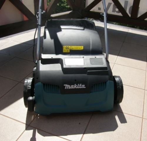 Makita UV3200