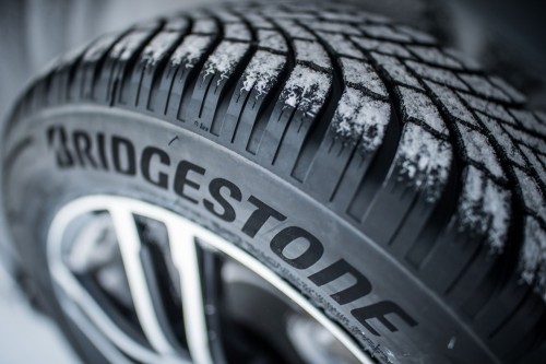 Bridgestone Blizzak LM005