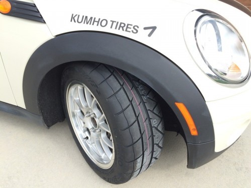 Kumho Ecsta V720